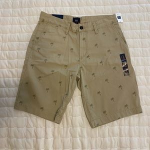 NWT Gap Lived in palm tree print khaki shorts- men’s 31” waist, 10” inseam